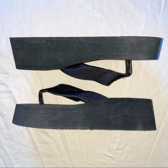 10/$63 sale TEAM black platform thong sandal - Picture 3 of 5